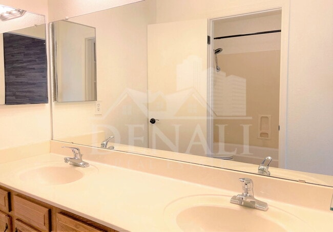 Building Photo - 5093 W Whitten St