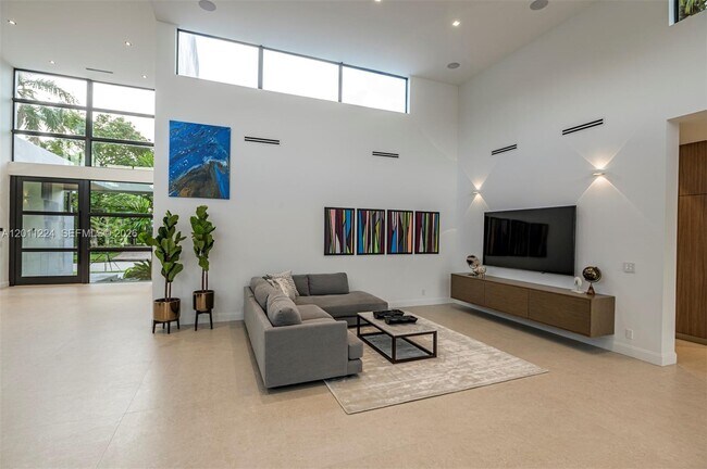 Building Photo - 401 Royal Plaza Dr