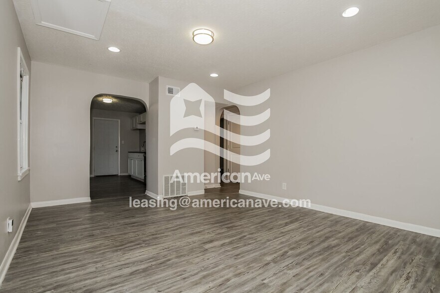 Building Photo - 701 19th Ave