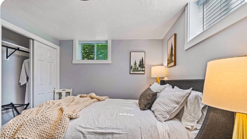 Building Photo - 444 N Oakley St