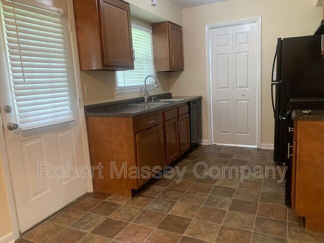 Building Photo - 2611 Gardiner Ln