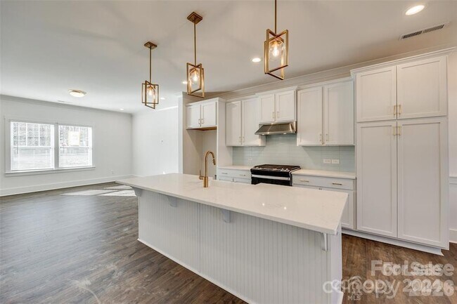 Building Photo - 1237 Eastway Dr