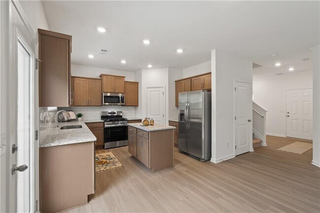 Building Photo - 220 Bloomfield Cir