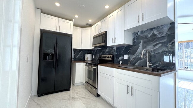 Building Photo - 507 Colfax Dr