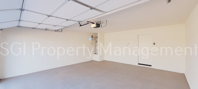 Building Photo - 1543 E Inouye Dr