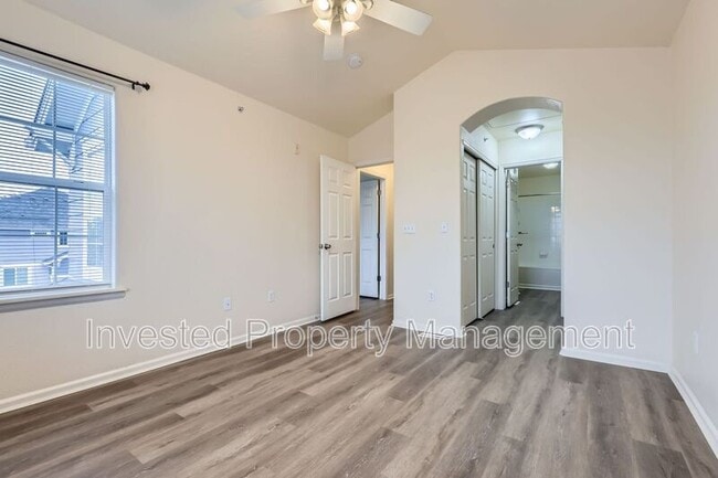 Building Photo - 5255 Memphis St