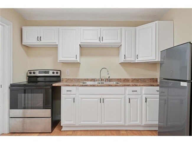 Building Photo - 1721 Humboldt Ave S