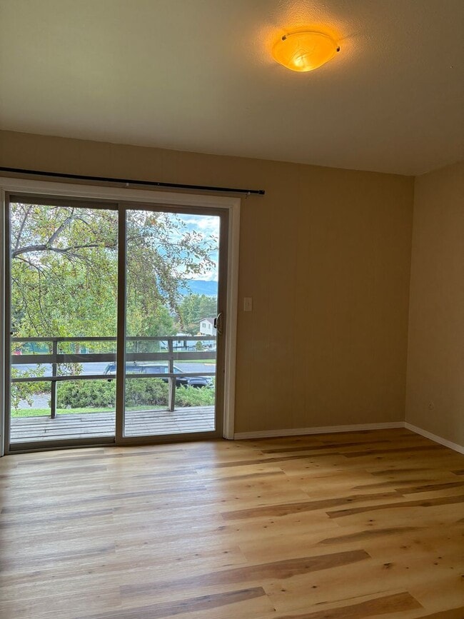 Building Photo - Stunning South Missoula Home with Views fo...