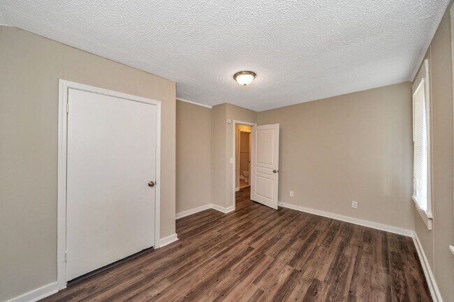 Building Photo - RARE 4BR Bessemer Beauty – Huge Space, Modern Updates & Low Move-In Costs!