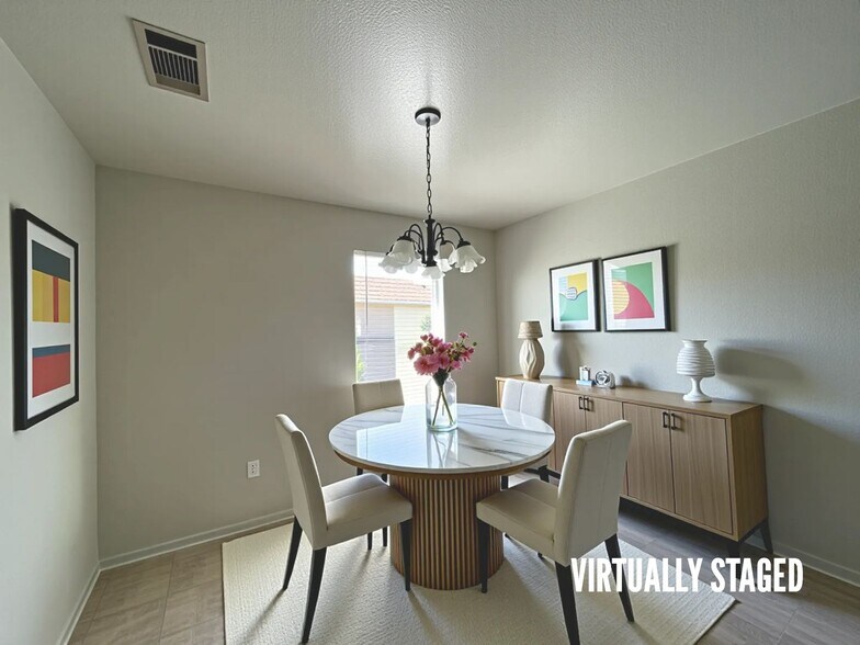 Building Photo - 3301 Toledo Dr