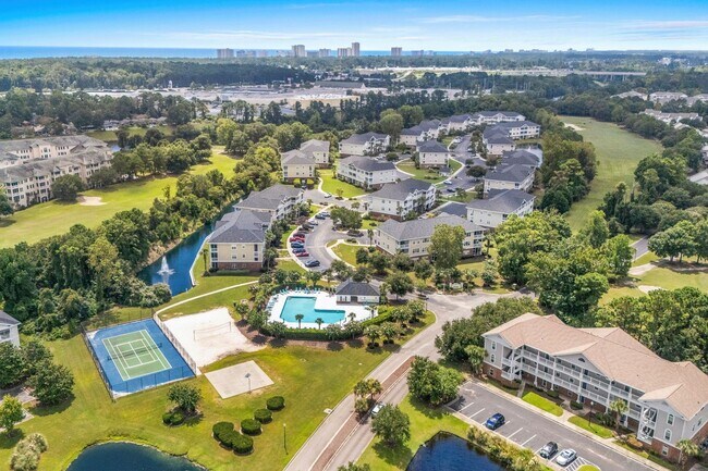 Building Photo - Golf Paradise