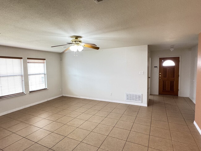 Building Photo - 1613 Apollo Cir