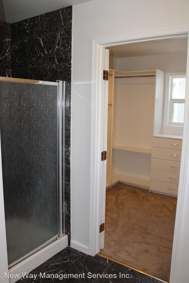 Building Photo - 5 br, 3 bath House - 209 Rossi Avenue, Unit A