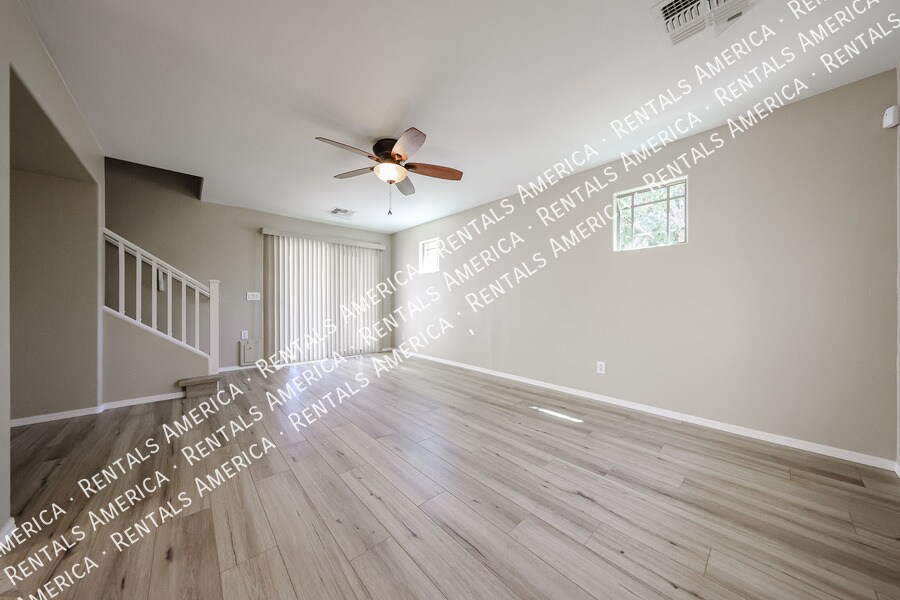 Building Photo - 2472 E Boston St