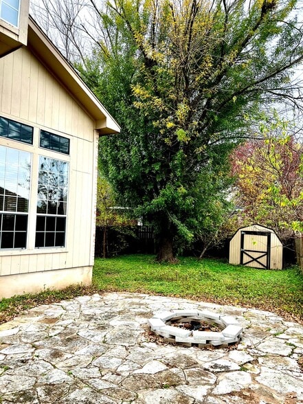 Building Photo - 2904 wren circle