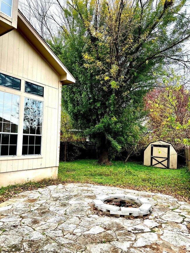 Building Photo - 2904 wren circle