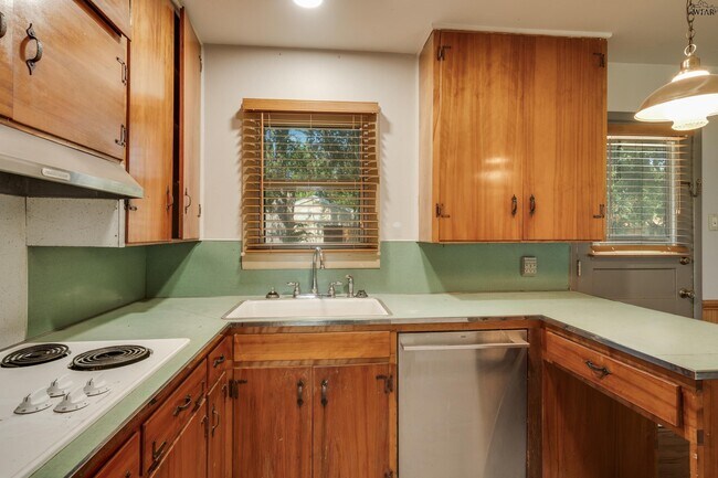 Building Photo - 4300 Hughes Dr