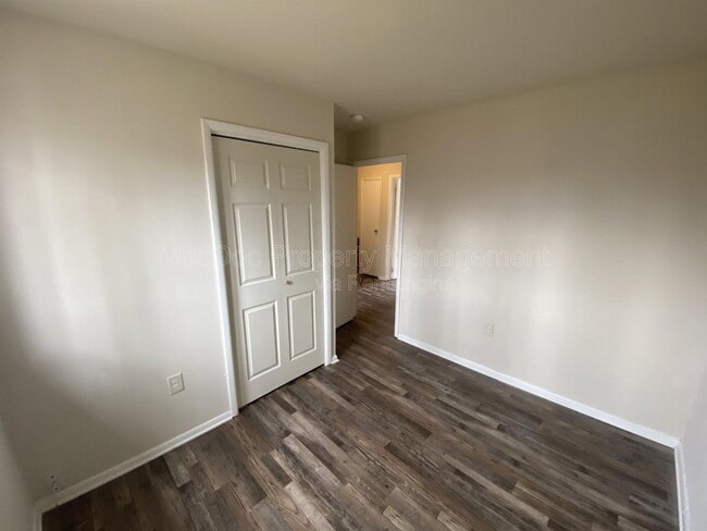 Building Photo - 928 Bellows Ave