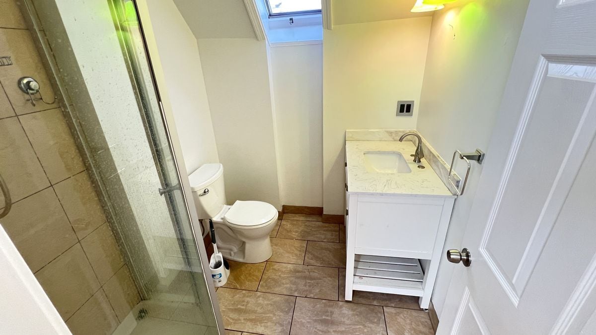 Building Photo - 254 Broadway