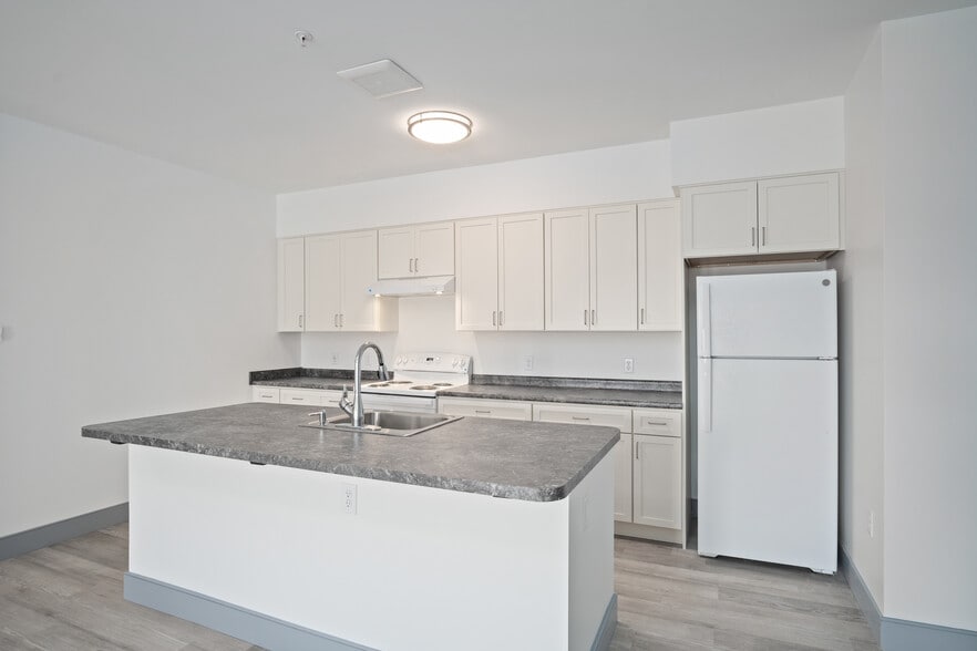 Building Photo - Bayonet Street Apartments