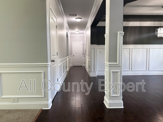 Building Photo - 4215 Hopewell Manor Dr