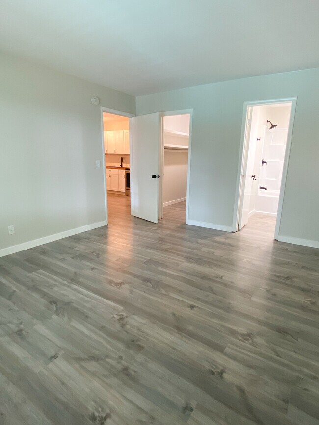 Building Photo - 3600 Hillsboro Pike