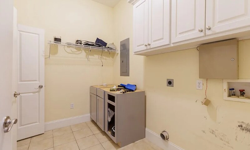 Building Photo - 4419 Triple Oak Dr