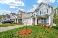 Building Photo - Enjoy this resort like feel where you live!