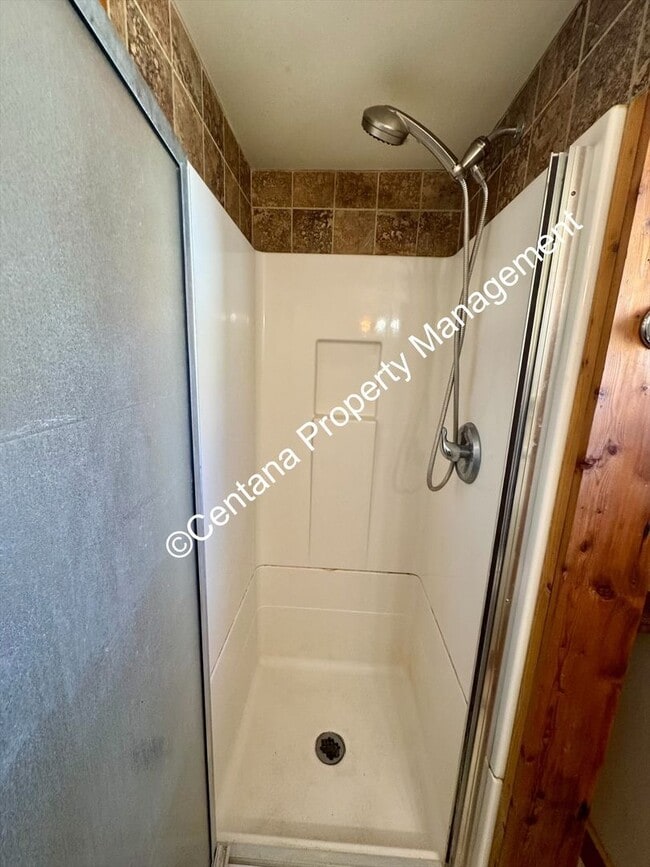 Building Photo - 1 Bed 1 Bath located in the heart of Anaconda