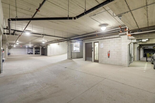 Building Photo - 15 E Franklin Ave