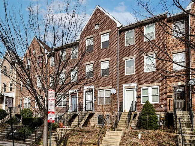 Building Photo - 1319 Belmont St NW