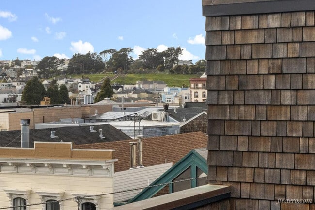 Building Photo - 19 Wilmot St