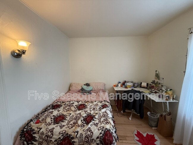 Building Photo - 384 St Paul St