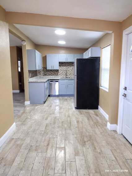 Building Photo - 1362 Gardenia Ave