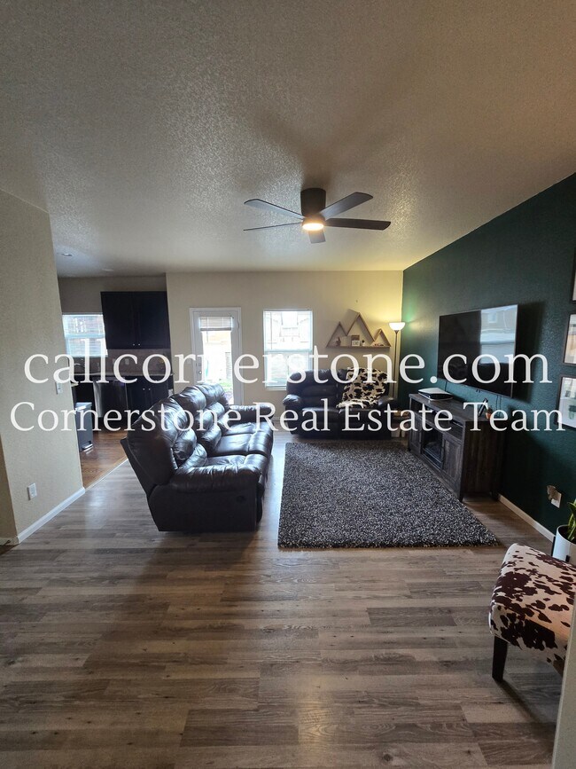 Building Photo - 8366 Hardwood Cir