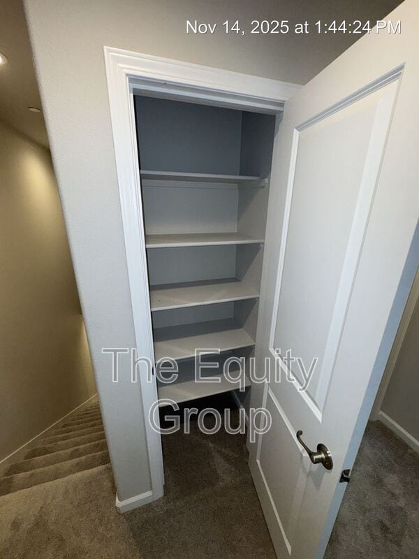 Building Photo - 418 S Summit St