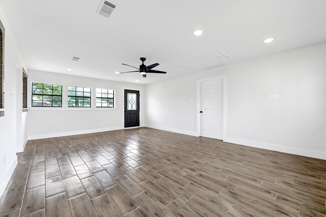 Building Photo - 4606 Pine Meadow Dr