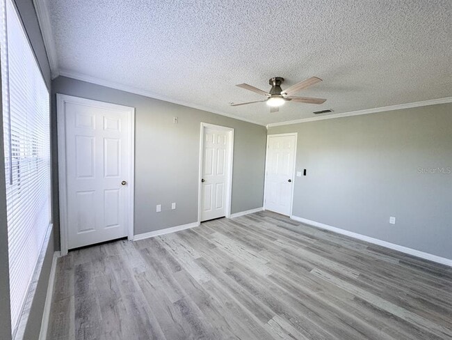 Building Photo - 1919 Summer Club Dr