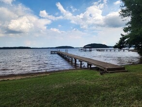 Building Photo - Fully Furnished Lakefront Home
