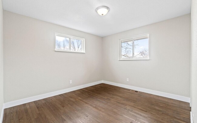 Building Photo - 89 W 81st Pl