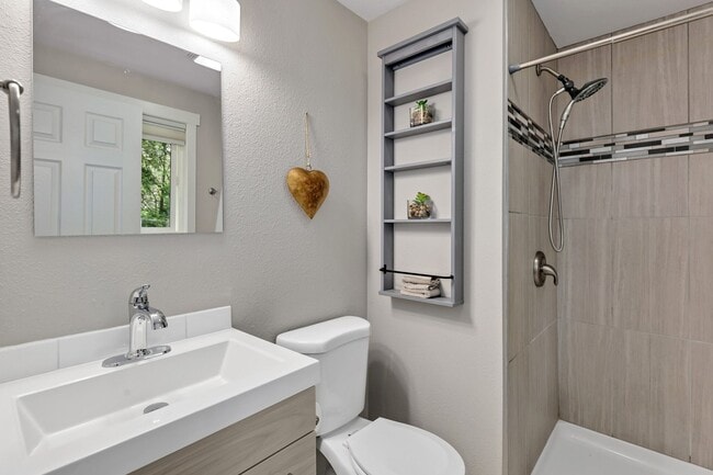 Building Photo - 1652 Index Ave SE