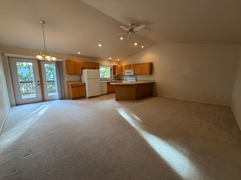 Building Photo - 289 Cape Cod Dr