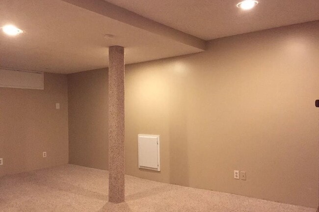 Building Photo - 4827 Poppleton Ave