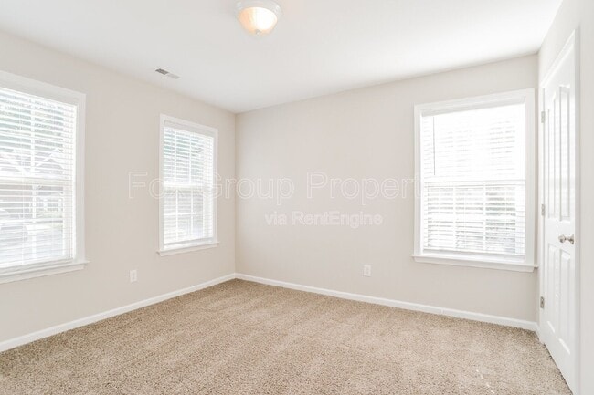 Building Photo - 7356 Sedgebrook Dr W