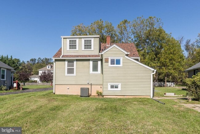 Building Photo - 15 Ritters Ln