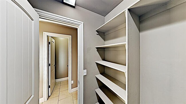 Building Photo - 17332 Hardwood Pl