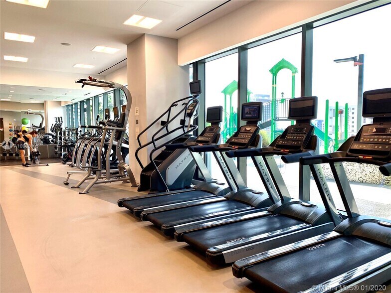 Building Photo - 88 SW 7th St