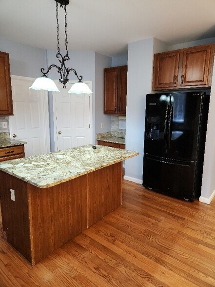 Building Photo - 3802 Scarlet Oak Dr