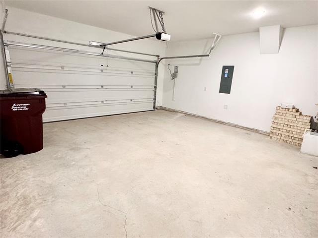 Building Photo - 535 Meadowlark Dr