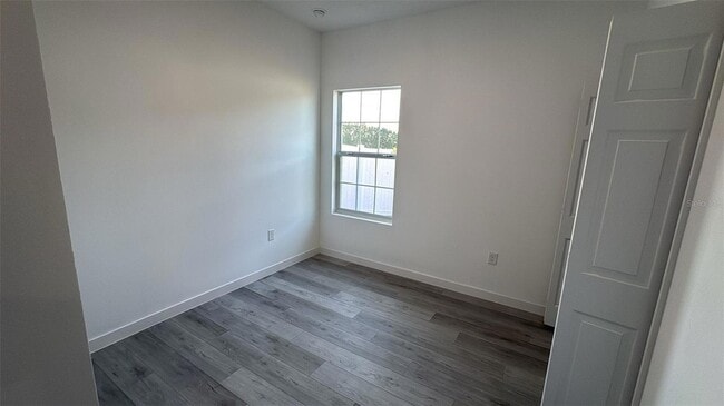 Building Photo - 833 Colville Dr